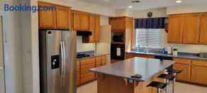 Luxury 2 Bedroom 1 Bath Fully Private - Image 3