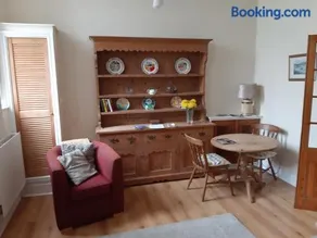 Ground Floor Barmouth Centre Apartment With Garden - Image 5
