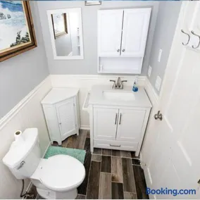 Luxury Suite in the Heart of Hamptons South Beach! - Image 5