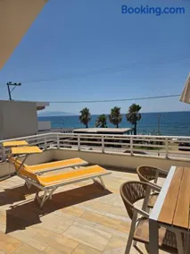 Suite in front of the sea - Image 1