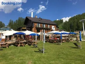 Orso Bianco Hotel & Chalet - Image 4