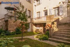 Maison Caviale, 4 suites privées au coeur de Figeac, 4 chambres, 4 salles de bain, jardin - Image 1