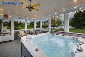 Amazing House - Movie & Game Room, Hot Tub, Fire Pit & Golf Course - Image 2