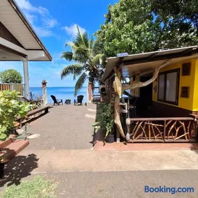 Au bord de l'eau sur Vairao Teahupoo - Image 1