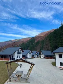 Cabanele Păstrăvăriei Parva - Image 2