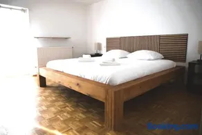 Cozy 3 bedroom house with 11 kw electric car charger - Image 3
