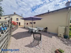 Gîte confortable près de Gérardmer avec terrasse et accueil chaleureux - Image 1