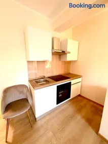 Le Charme Luxury Suite - Image 5