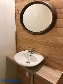 Chambre atypique dans une cave voutée avec petit déjeuner - Image 5