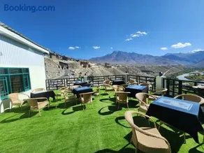 River Side Royale - Image 4