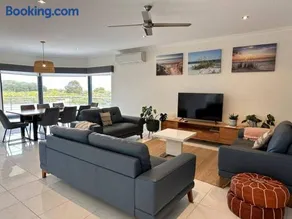 Island Views - Image 4