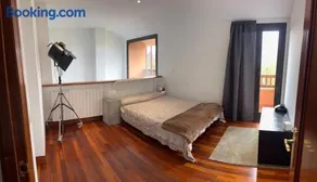 Chalet con piscina Vistas al Gorbea 30 min Bilbao - Image 3