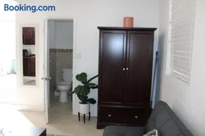 Stunning suite by hard rock stadium and casino - Image 1