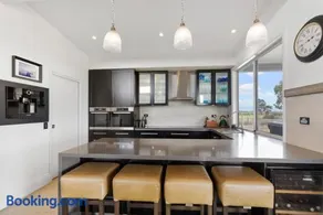 Pelican Point - 70D Thorpe Road Clayton Bay - Image 4