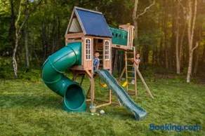 Summer Oasis Hot Tub, Huge Yard, Pool Lakes - Image 4
