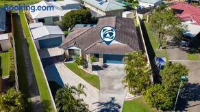 Family Holiday Home At Sandstone Point - Image 5