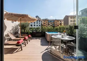 Modigliani Terrace Jacuzzi Golden House - Image 1