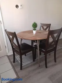 Executive room in a cozy Apt - Image 4