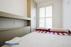 Arsenal 123 close to Emirates stadium direct Eurostar Heathrow-free parking - Image 5