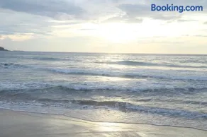 Serene Beach Hotel - Image 2