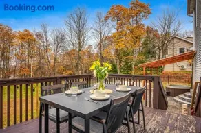 Luxury Escape 5BR Pool HotTub Game Room FirePit - Image 4