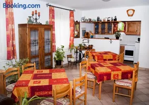 Varga Apartmanház - Image 2