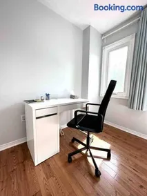 Charming Home in Prime Location North of Toronto - Image 3