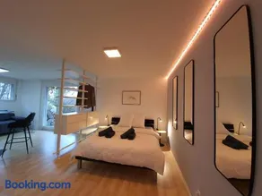 Modern apartment for vacation and business travelers - Image 2