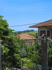 Idyllic Escape Apartment - Image 2