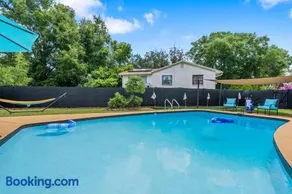 4BR Pool HVilla in Quiet Cul-de-Sac Orlando Getaway - Image 3