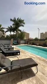 Luxury garden floor Private Heated Pool 3BR - Image 2