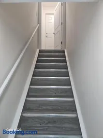 Cozy, newly built basement suite 12 km from YYC - Image 3