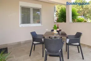 Apartments & Rooms Darrer - Image 3