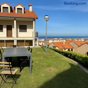 Casa Con Jardin Privado Y Vistas a 2min de la Playa - Image 2