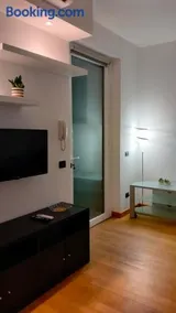 Barbara's house - Milano Nord - 200 MT train station to city center, Stazione centrale, Cadorna, airports - private parking place - Image 3