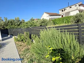 HOUSE IVY - next to Marina Hramina - Image 4