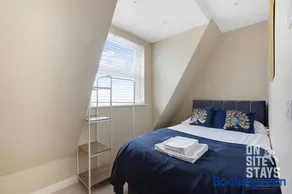 OnSiteStays 3BR Quiet Apt Ensuite & Air Con - Image 4