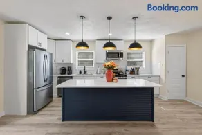Lakefront Retreat by The Woodlands with Dock - Image 3