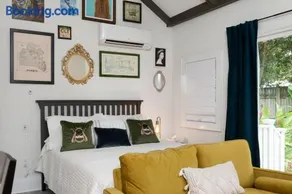 The Cozy Yellow Cottage in Dilworth - Image 3