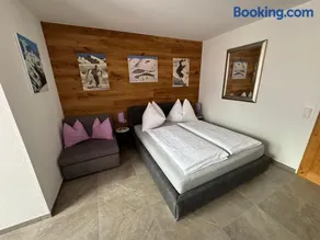 Summit Studio - Image 2