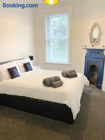 Sail Away Coastal Apartment Near Beach Parking Included Pet Friendly - Image 1