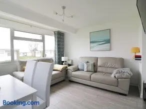 Sunbeach Chalets - Image 3