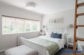 Henley self catering House - Image 1