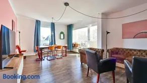 Spacious Flat 2nd Floor near station - Image 1