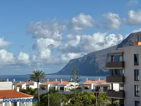 Balcón De Los Gigantes, Puerto de Santiago - Image 3