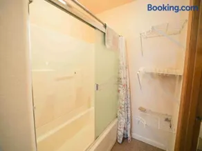 Ashland Commons Hostel - Image 3