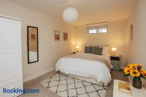 Garden Lodge - Image 2