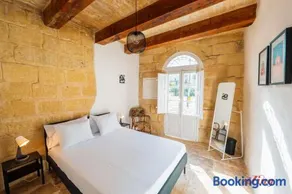 Charming Village Escape with Jacuzzi & Games Room - Image 4