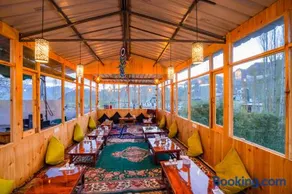 Rainbow Hostelier - Image 2