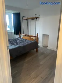 4 Bedroom house Heathrow - Image 3